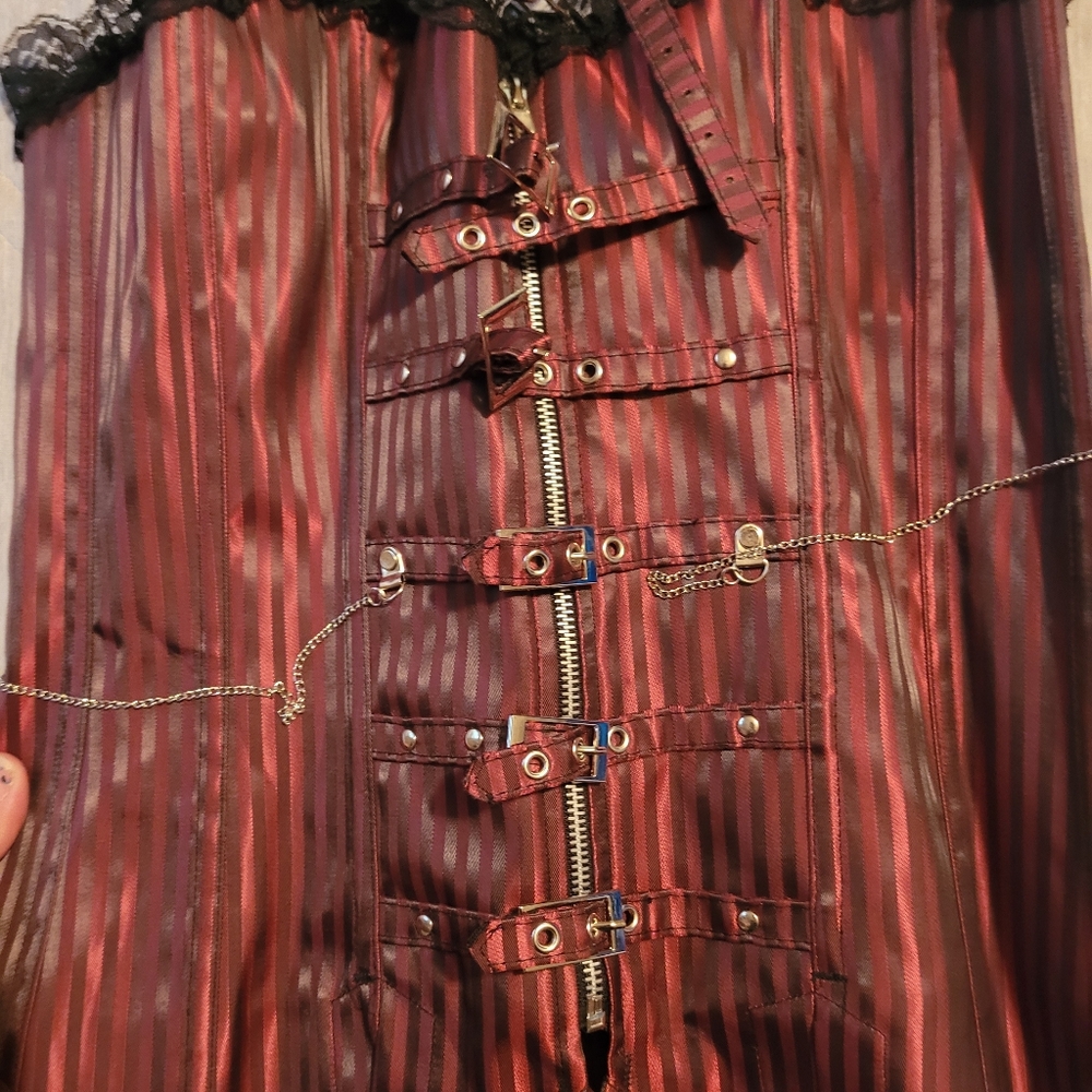 Corset - Picture 4 of 4